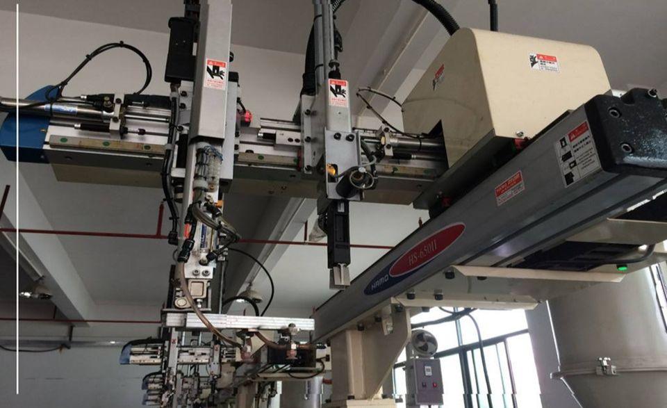 軌道直線(xiàn)導(dǎo)軌,直線(xiàn)滑軌導(dǎo)軌,直線(xiàn)方形導(dǎo)軌應(yīng)用在旋轉(zhuǎn)送料機(jī)械手